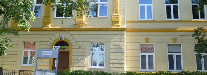 Slide: Škola